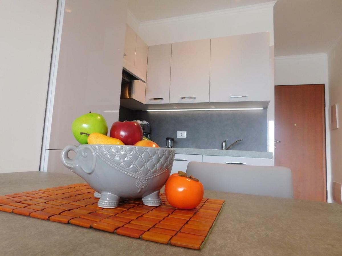 Silver Apartment Rom