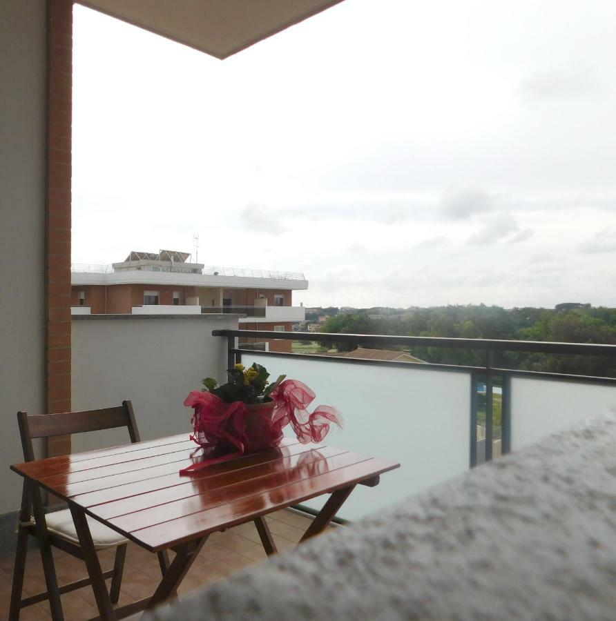 Apartment Silver Rom
